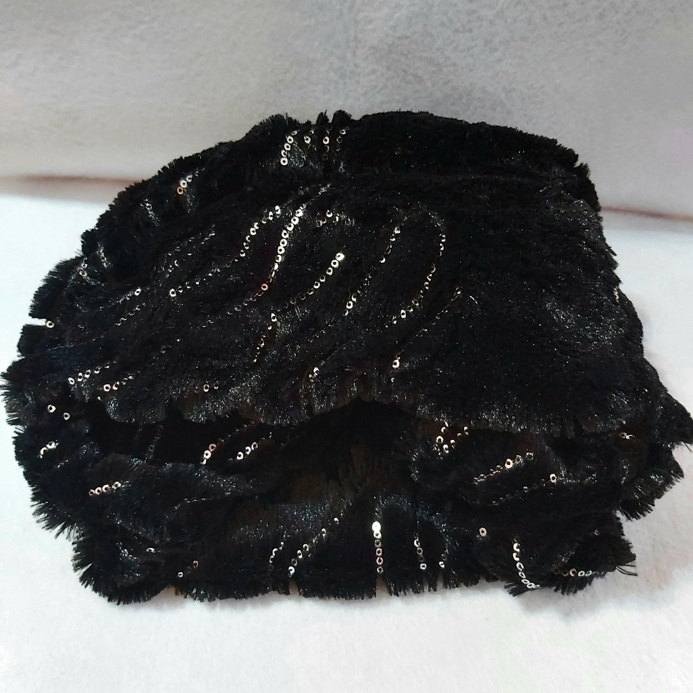 Black Infinity Scarf - Picture 10 of 10
